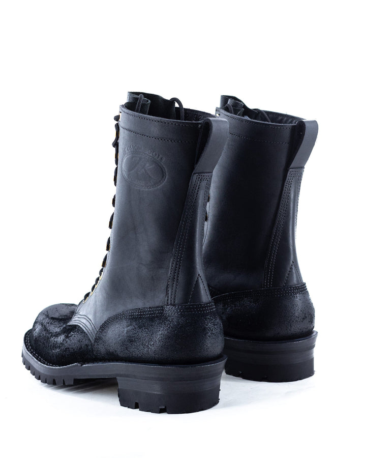 back view of the climbers showing the pull loop, heel and vamp of the boot.