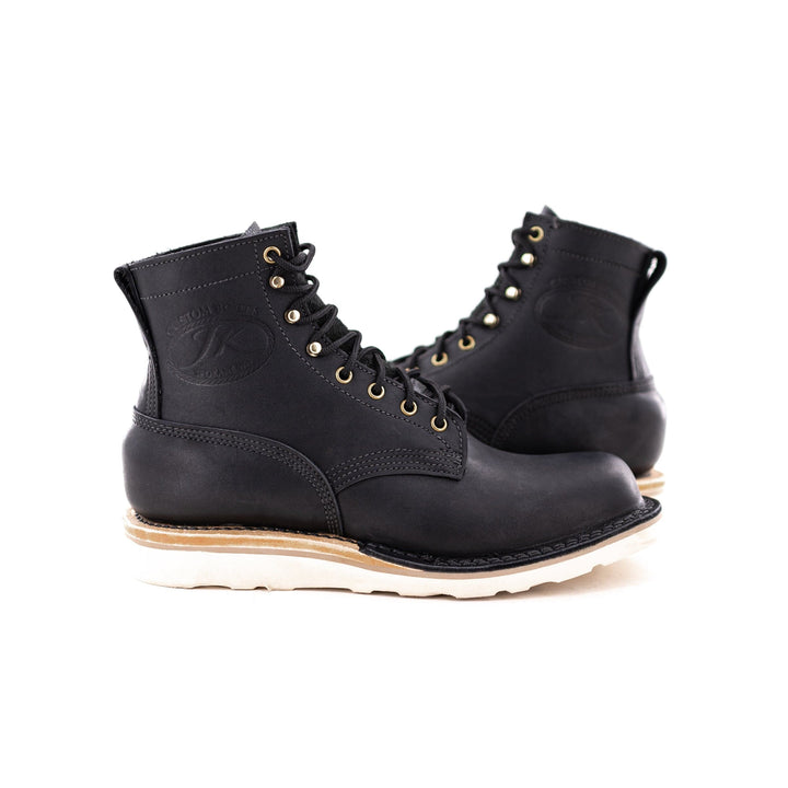 showing the stitching quality of the Forefront (Safety Toe) - Black and the eyelets and hooks.